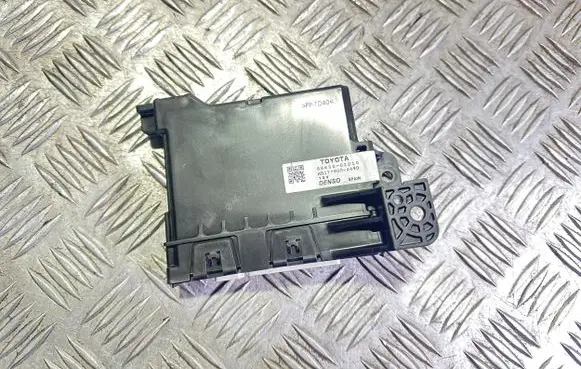 Toyota Auris E180 Other control units/modules 8865002E10 1778004490