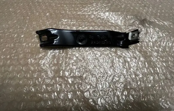 Mercedes-Benz B W246 W242 Fender mounting bracket A2466280114