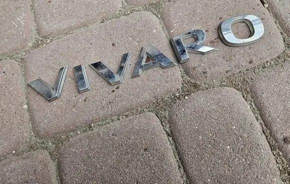 Opel Vivaro Rear door emblem/model letters 