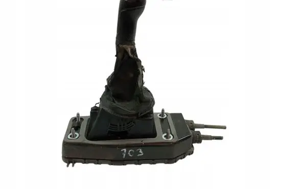 Volkswagen Fox Gear shifter/selector 5Z0711090