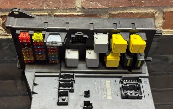Mercedes-Benz Sprinter W906 SAM control unit A9069006801 A9069022001 A9069013200