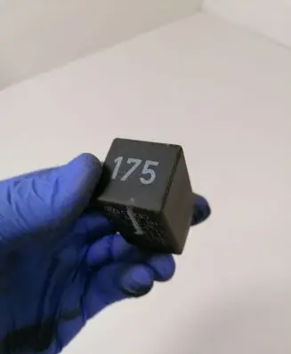 Volkswagen PASSAT B6 Other relay 3A0927181