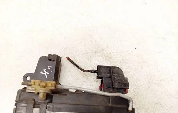 Opel Astra H Rear door lock 13210738