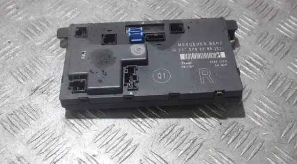 Mercedes-Benz E W211 Door control unit/module 2118702285