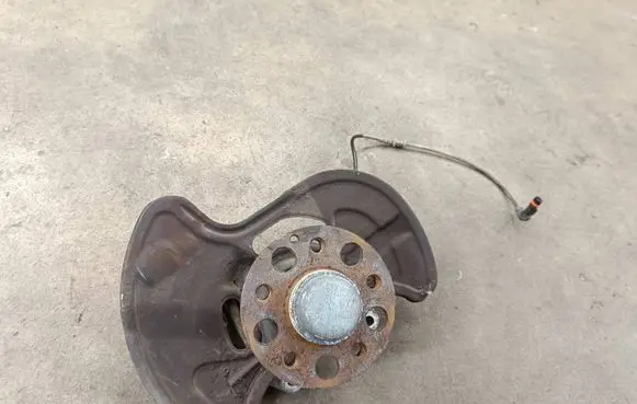 Mercedes-Benz SLK R172 Front wheel hub spindle knuckle