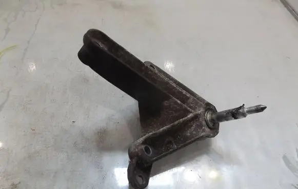 Nissan NV200 Engine mounting bracket 8200043084
