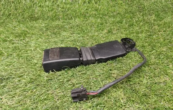 Audi A6 S6 C5 4B Front seatbelt buckle 8E0857756D