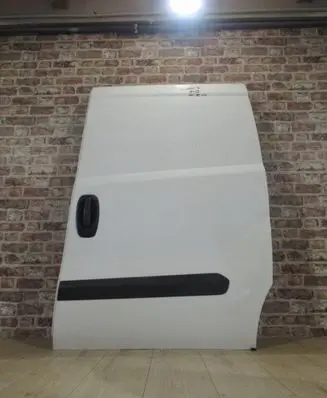 Opel Combo D Front door