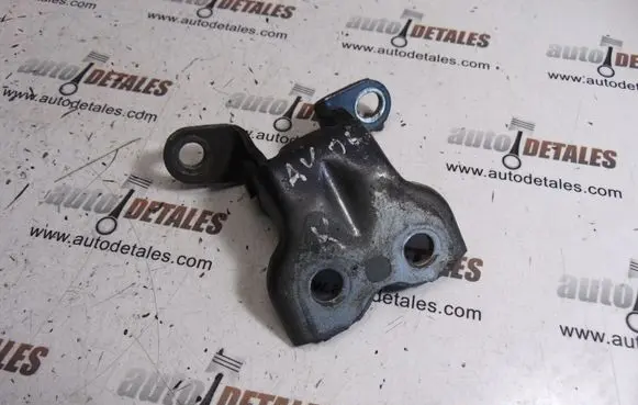 Toyota Avensis T250 Front door lower hinge 