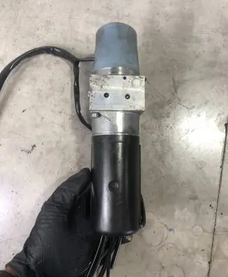 Ford Focus Convertible roof hydraulic pump 9410454 FP0C06270068