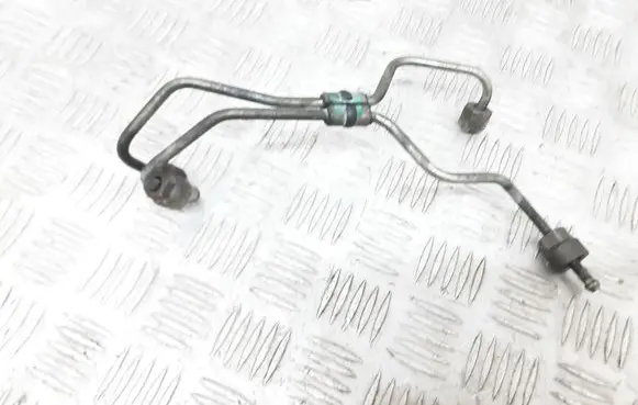 Volvo V50 Fuel injector supply line/pipe 
