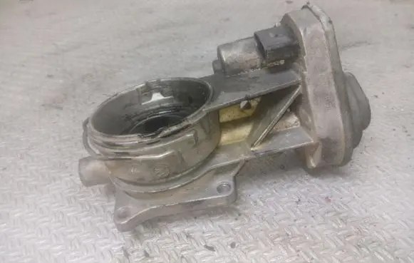 Volkswagen Touareg I Throttle valve 07Z128069A