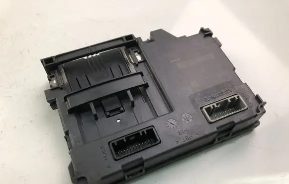 Renault Clio IV Other control units/modules 285905280R