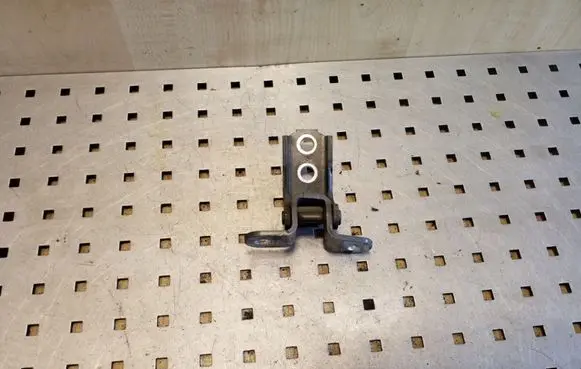 Toyota Avensis T270 Front door upper hinge