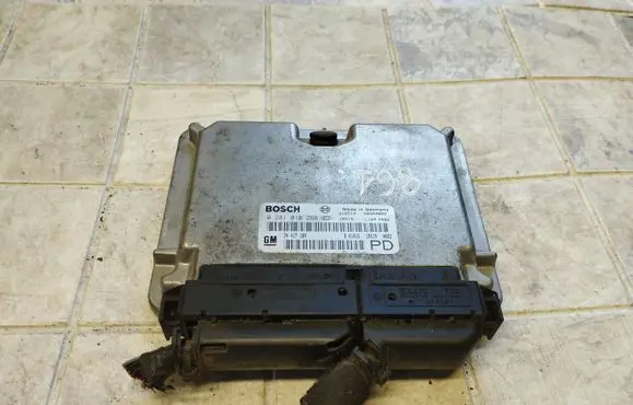 Opel Zafira A Engine control unit/module 0281010268 24417169
