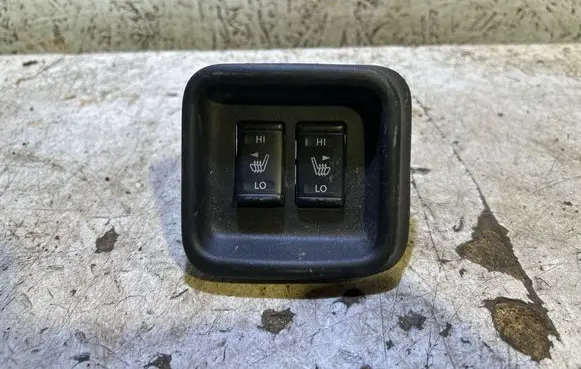 Nissan Juke I F15 Seat heating switch 