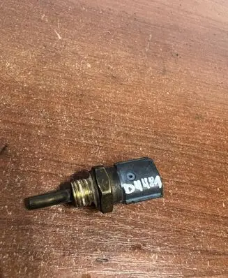 Nissan Almera N16 Coolant temperature sensor 0280130081 D4481