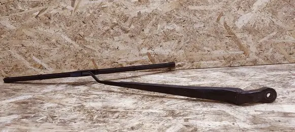 Lexus SC 430 Front wiper blade arm