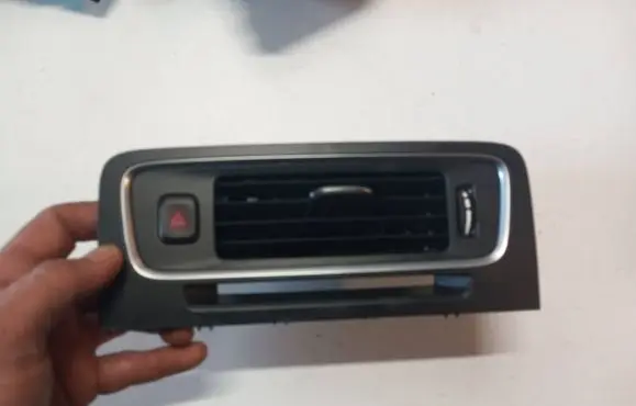 Volvo S60 Dash center air vent grill 1302138