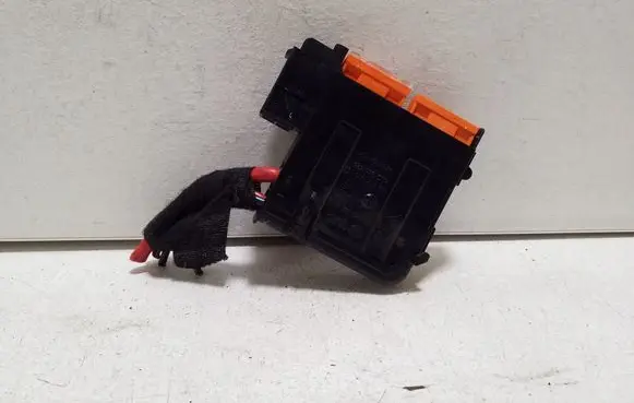 Audi A1 Fuse module 4L0941824