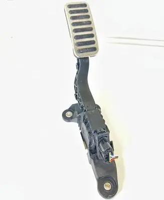 Hyundai Kona I Accelerator throttle pedal 00136810 8110