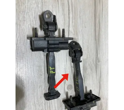 DS Automobiles 3 Crossback Rear door check strap stopper