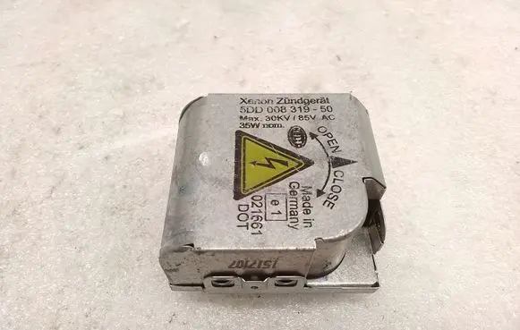 BMW X5 E53 Headlight ballast module Xenon 5DD00831950