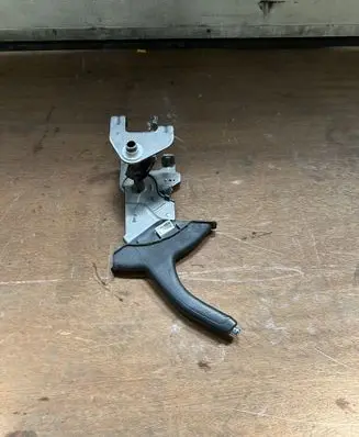 KIA Sportage Handbrake/parking brake lever assembly