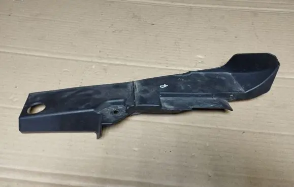 Honda CR-V Fender mounting bracket 74206SWWG