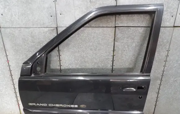 Jeep Grand Cherokee Front door 