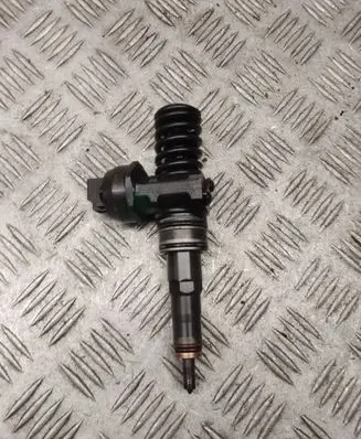 Volkswagen Sharan Fuel injector 038130073d