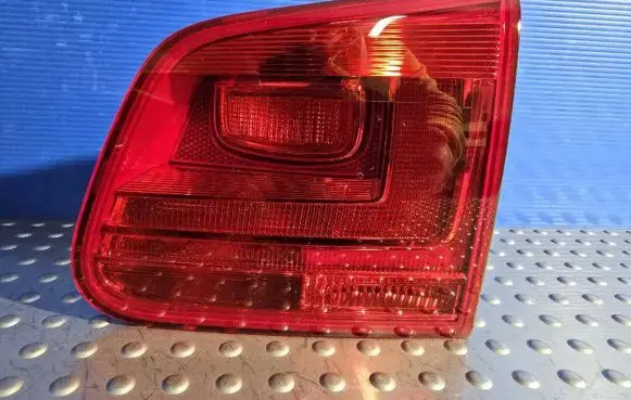 Volkswagen Tiguan Tailgate rear/tail lights 5N0945094G
