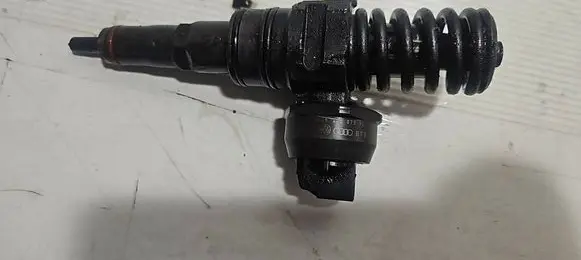 Volkswagen Caddy Fuel injector 038130073AG