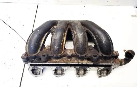 Mazda 121 Intake manifold