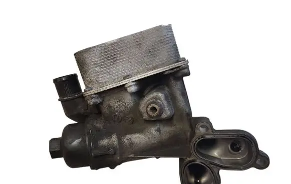 Nissan Qashqai+2 Oil filter mounting bracket 