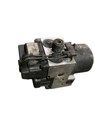 Volkswagen PASSAT B5 ABS Pump 8E061411AB