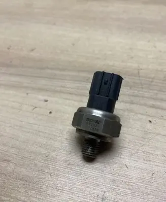 Fuel pressure sensor