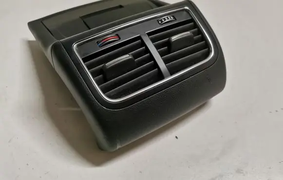 Rear air vent grill