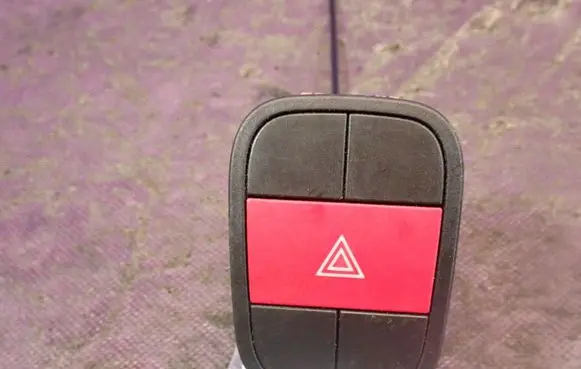 Fiat Fiorino Hazard light switch 