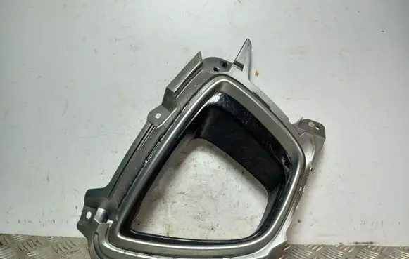 KIA Sorento Front fog light trim/grill