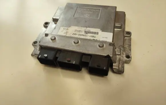 Ford Focus Engine control unit/module 7M5112A650AAF 7M51124