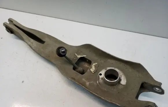 Chrysler 200 Rear upper control arm/wishbone