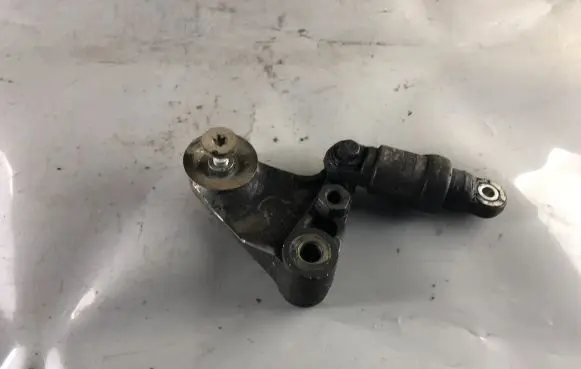 Nissan Patrol Y61 Generator/alternator belt tensioner 22657110
