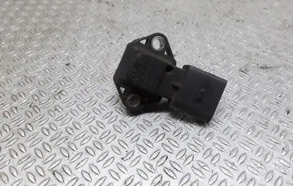 Volkswagen PASSAT B5 Air pressure sensor 038906051