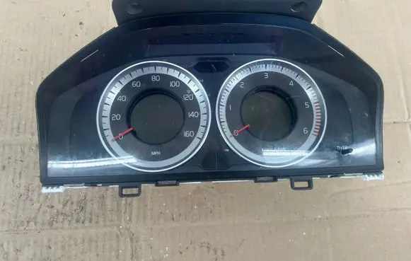 Volvo S60 Speedometer (instrument cluster) 31343330AA