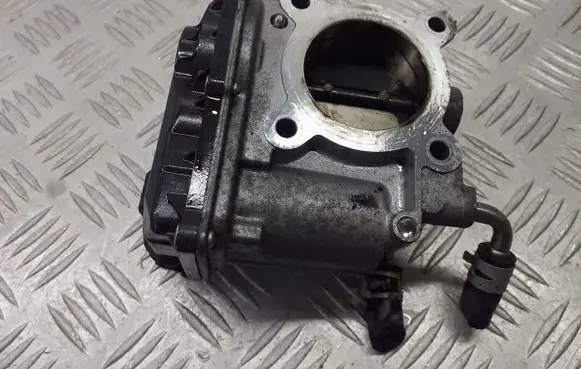 Toyota Auris 150 Throttle body valve 22030-47010