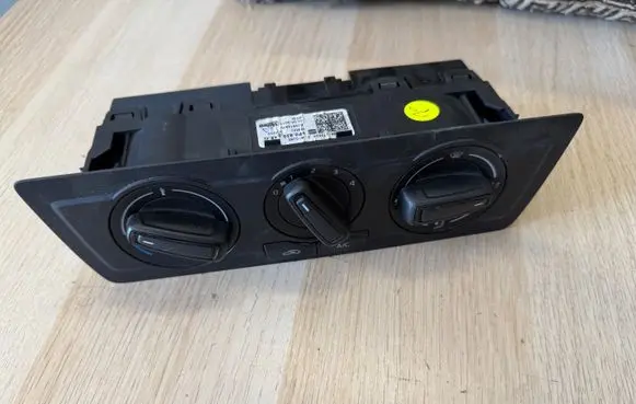 Seat Ibiza IV (6J,6P) Air conditioner control unit module 6P0820045G