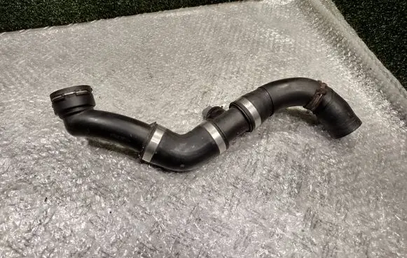 Porsche Cayenne (92A) Engine coolant pipe/hose 7L8121115