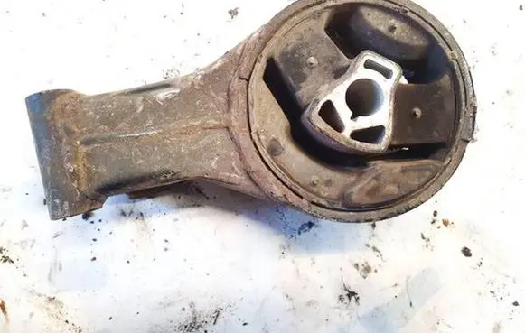 Opel Astra J Engine mount bracket 4612 v06360