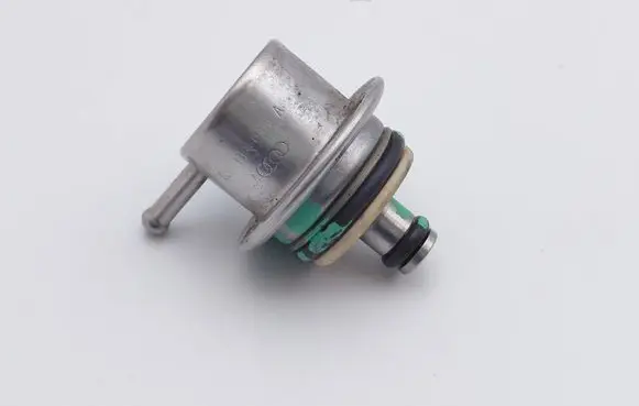 Volkswagen Golf IV Fuel pressure regulator 036133035A